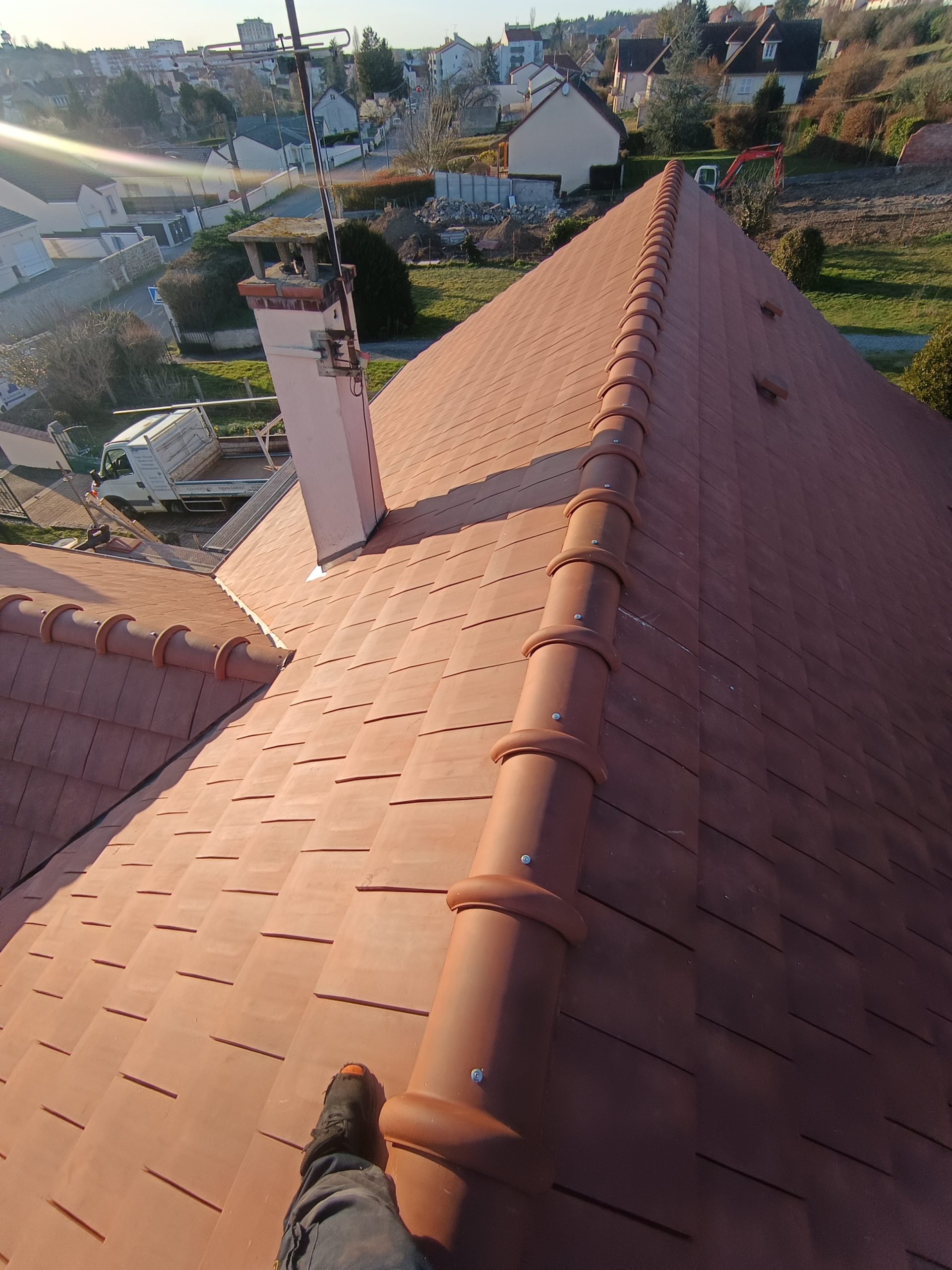 Nouvelle couverture posée avant de la maison à Moulins