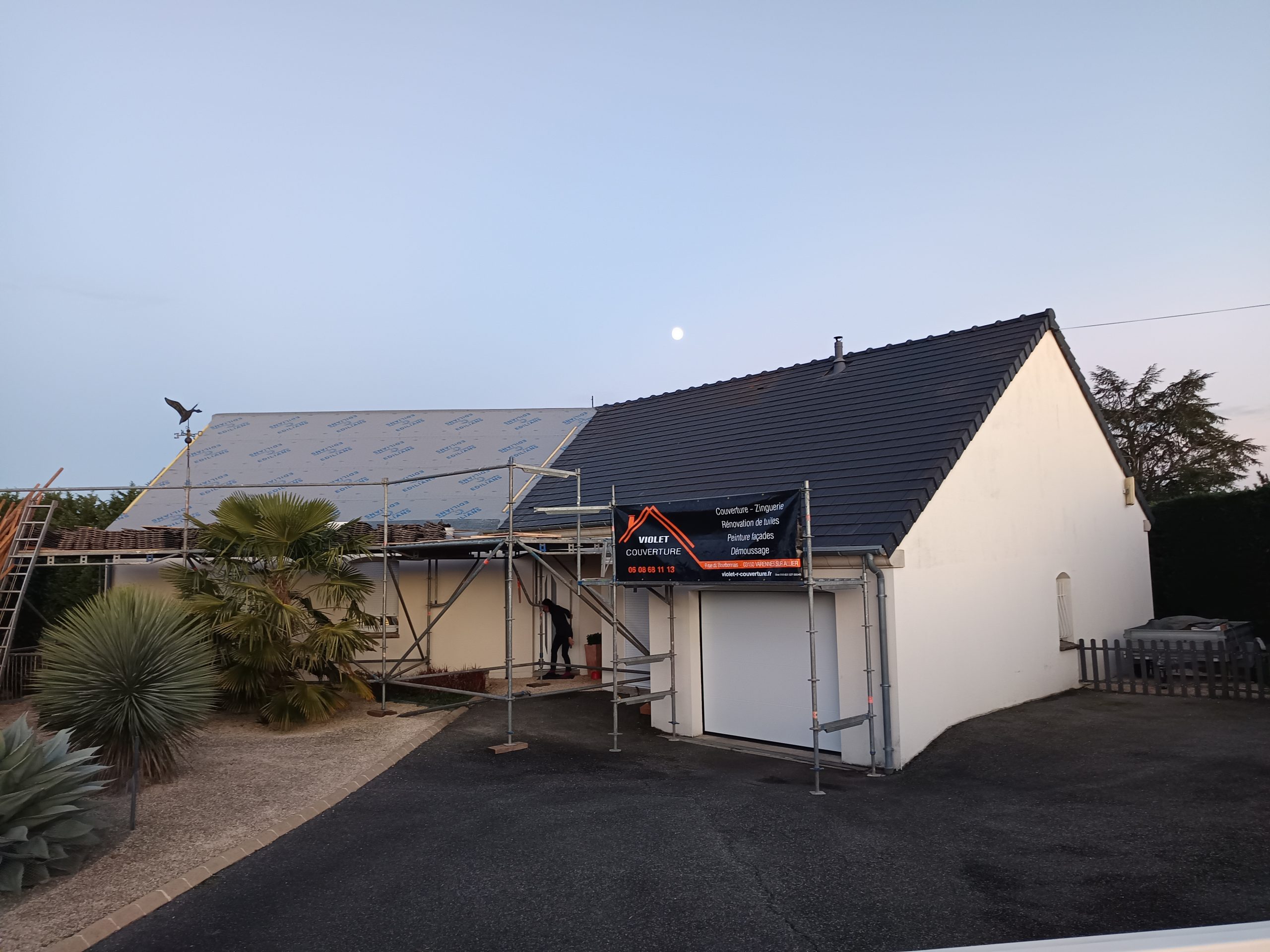 Nouvelle couverture posée arrière de la maison à Moulins